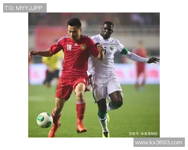 足球球星成长历程与竞技智慧启示青少年运动发展的新思路